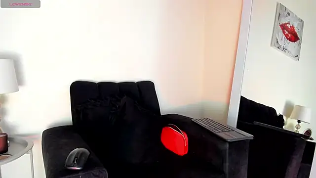 victoria  lace  online show from April 10, 12:49 am