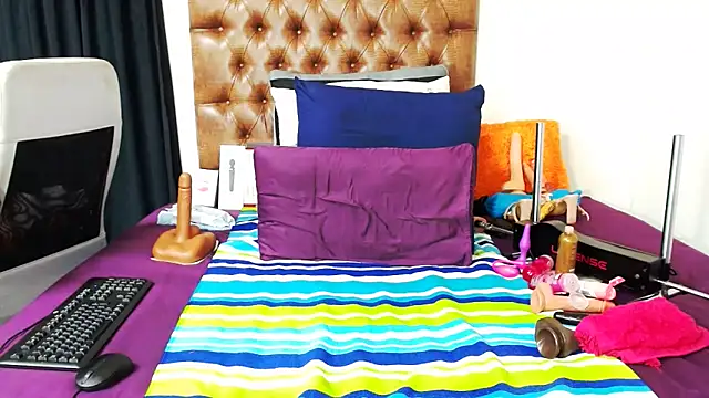 Hotxbums22 online show from November 8, 2:27 am