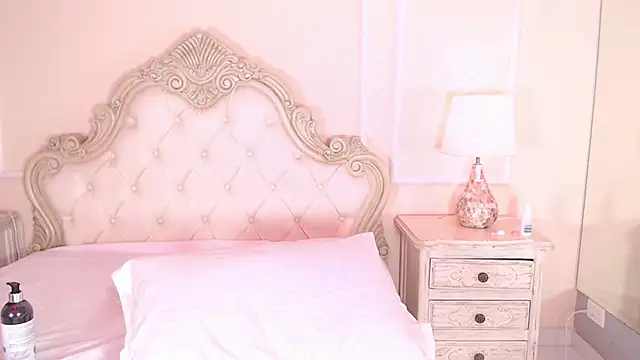 Snapshot of SamanthaPierce chatting on September 9, 1:33 pm SamanthaPierce online show from September 9, 1:33 pm