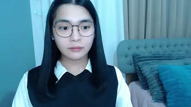 Snapshot of zhaviahale21 chatting on October 23, 1:39 pm zhaviahale21 online show from October 23, 1:39 pm