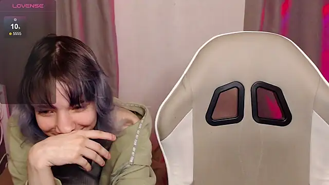 Robin yourss online show from April 6, 9:43 am