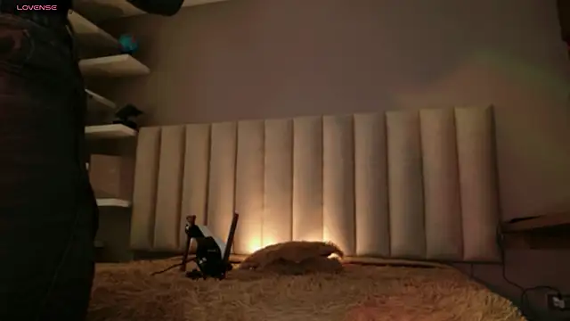 Megan mooree  online show from December 15, 12:21 pm