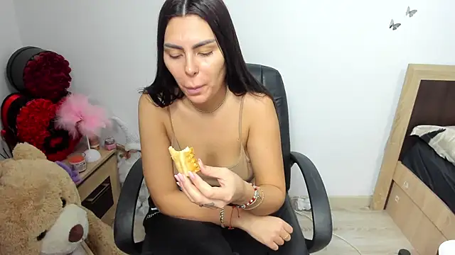 kilenyapatrice online show from March 13, 12:39 pm