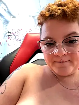 Sweetleeahxx online show from December 4, 3:35 pm