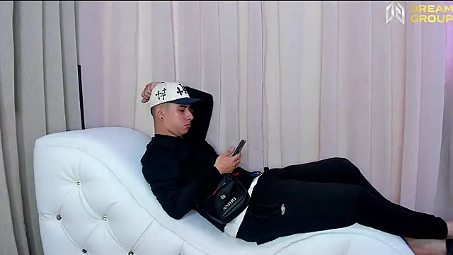 Yourslust  online show from March 26, 1:24 pm