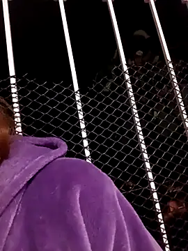 sweetmilk2006 online show from February 3, 6:22 am