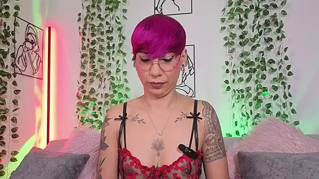 MiaMorgan  online show from April 22, 2:14 pm