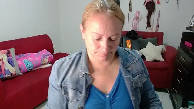 emperabigbootybigass online show from March 5, 12:45 pm