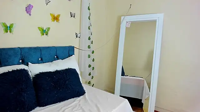 cristalwalker   online show from October 10, 11:59 am