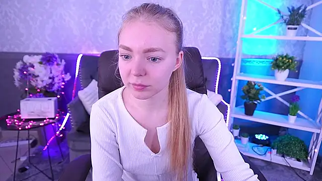 EmilySunshineS online show from December 4, 1:57 pm