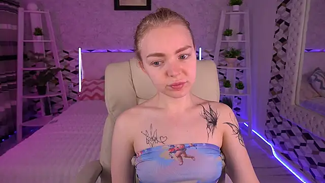 EmilySunshineS online show from April 19, 6:24 am