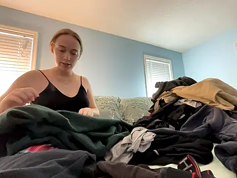 Maxinebabyyy online show from December 15, 8:25 pm