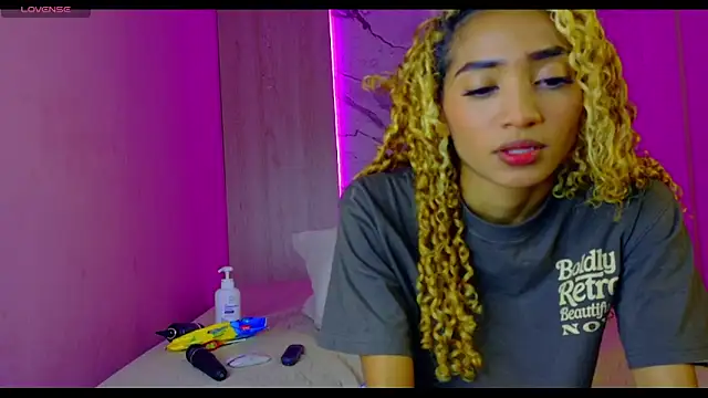 Charlotte Love10 online show from November 16, 8:20 pm