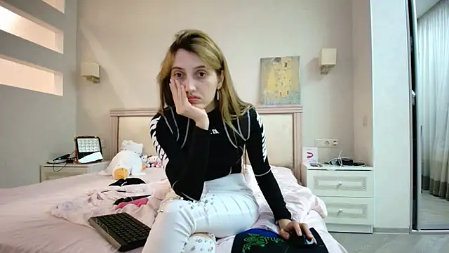 Iren online show from November 18, 7:04 pm