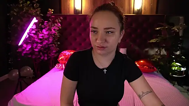 ElysLunar online show from February 10, 1:36 pm