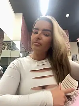 maisiesmithx online show from October 19, 1:51 am