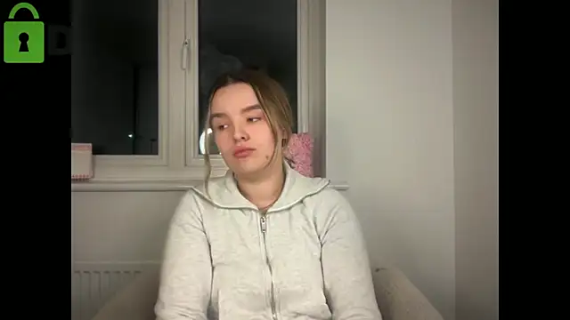 maisiesmithx online show from February 2, 11:26 pm