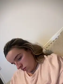 maisiesmithx online show from February 17, 11:04 pm