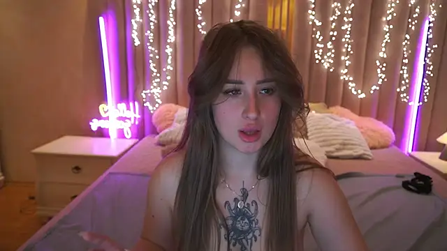 GentleAdellee online show from December 13, 7:53 pm