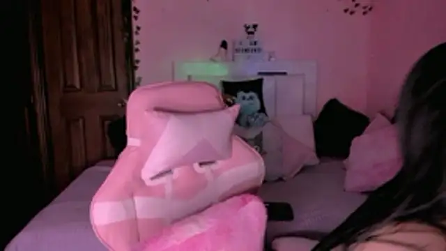 gabyye capprins online show from November 9, 12:38 am