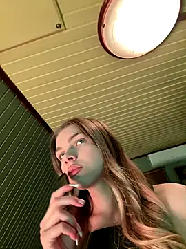 Snapshot of Alice1_secret chatting on October 18, 3:48 pm Alice1 secret online show from October 18, 3:48 pm