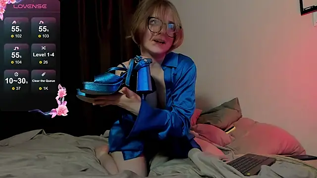 Hibisceae online show from April 2, 5:32 pm