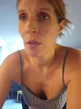 Lenchen  online show from November 12, 8:40 pm