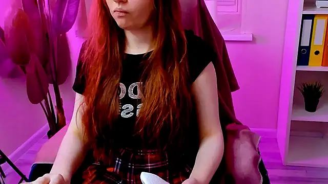 CarolGiggly online show from March 5, 1:18 pm