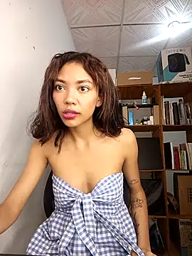 lianisrose online show from February 16, 9:03 pm