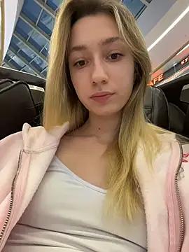 Lia  Love online show from November 9, 2:02 pm