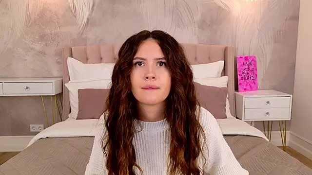 milaleoneli online show from September 10, 4:40 pm