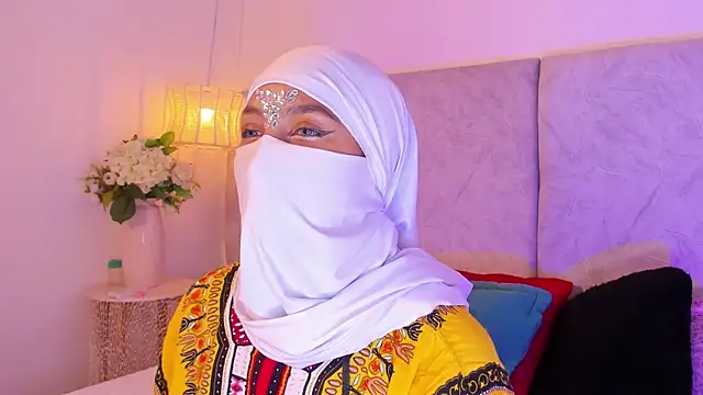 naomiii   online show from November 15, 11:55 am