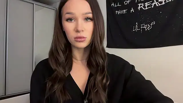 ur molly online show from December 15, 6:07 am