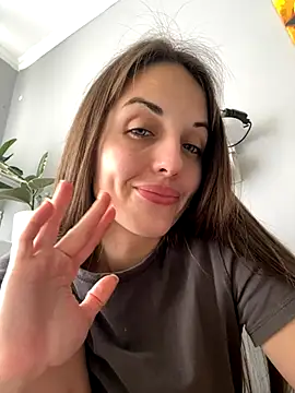 AmiLavs online show from November 26, 9:10 am