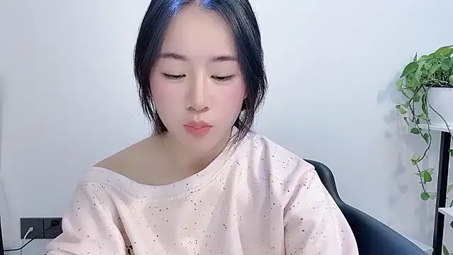 chloe-01 online show from January 14, 1:49 pm