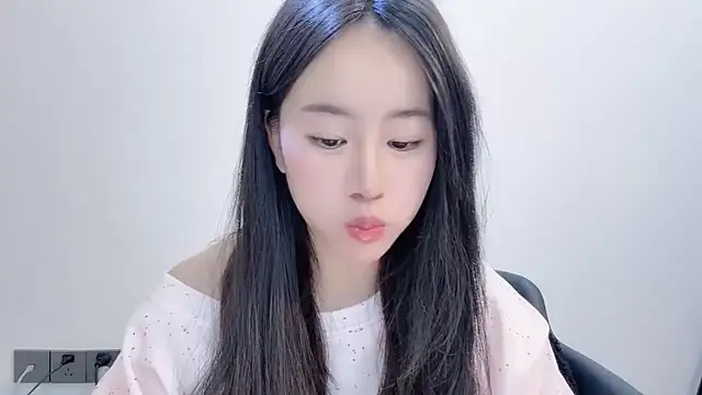 chloe-01 online show from December 21, 1:26 pm