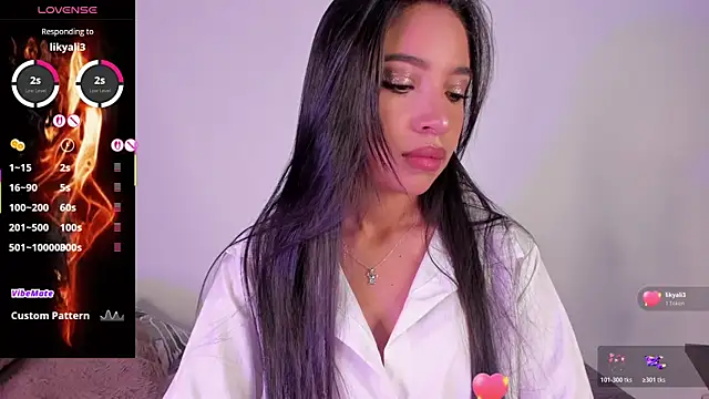 lillielover16 online show from April 12, 11:39 pm