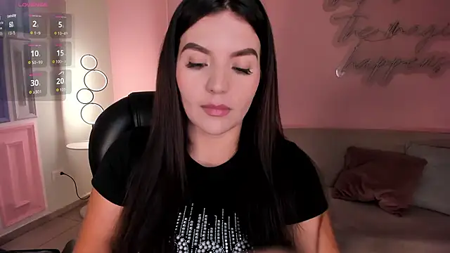 ValeriaRoldanX online show from March 8, 5:17 pm