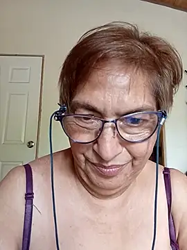 florecita69 online show from December 19, 3:15 pm