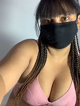 Snapshot of Jeroliee_viyana chatting on September 17, 10:41 pm Jeroliee viyana online show from September 17, 10:41 pm