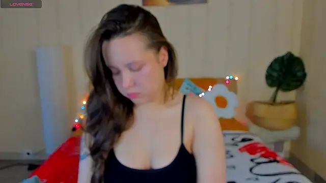 Mira Karter online show from May 10, 3:19 am
