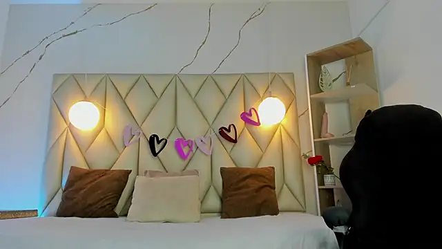 angelswets online show from February 25, 2:48 pm