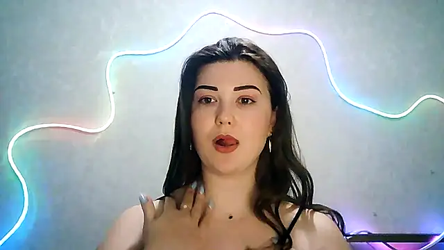 Snapshot of SeductiveTati chatting on September 12, 12:44 am SeductiveTati online show from September 12, 12:44 am