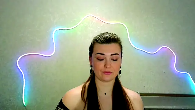 Snapshot of SeductiveTati chatting on October 22, 9:53 pm SeductiveTati online show from October 22, 9:53 pm