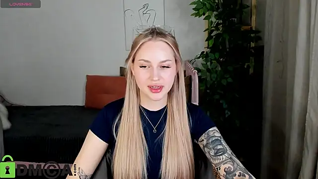 Carol  Cox online show from November 15, 12:11 am