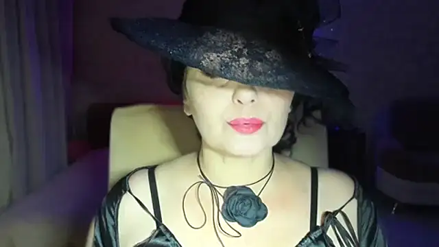 WitchBlueRose online show from November 7, 5:40 pm