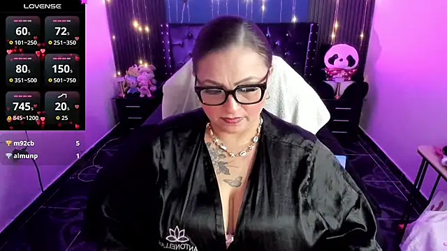Ivonnee   online show from May 3, 3:32 am