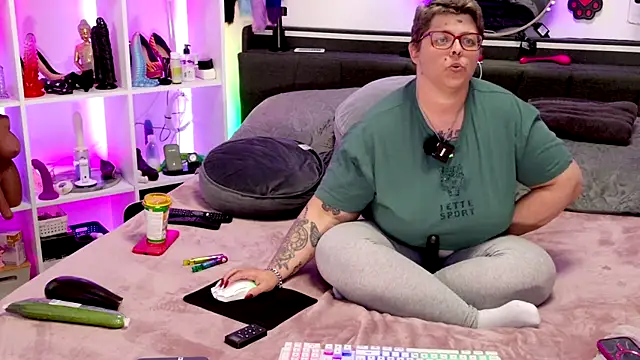 SunshineLexi online show from February 5, 2:53 pm