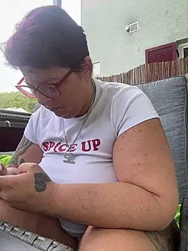 SunshineLexi online show from April 20, 6:49 am