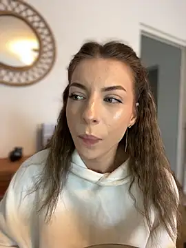 Mia Ethan online show from October 5, 10:53 am